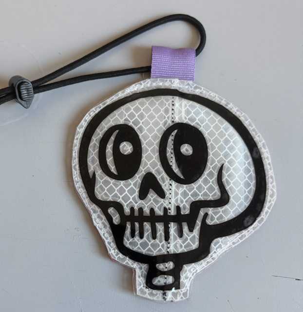 Reflektor Patch Skull ohne Kopfbedeckung aus 3M Diamond Grade Folie weiß