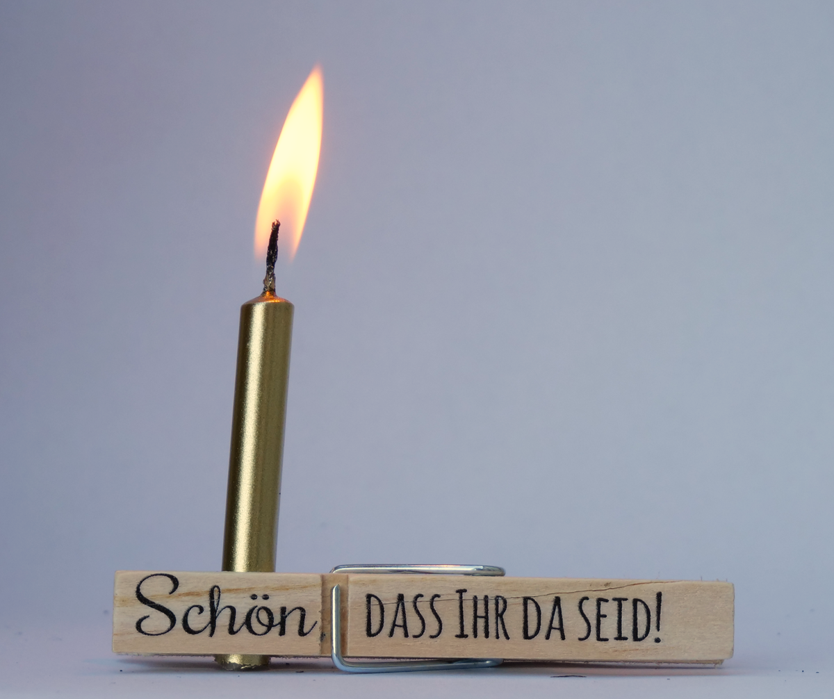 Holz Wäscheklammern Schön, dass Ihr da seid! Wäscheklammer bedruckt Platzkarte, Tischkarte, Gastgeschenk, Anstecker für Hochzeit