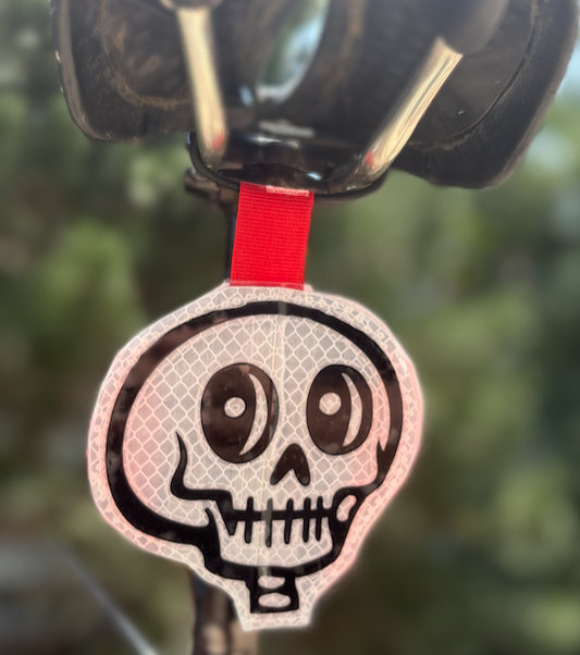 Reflektor Patch Skull ohne Kopfbedeckung aus 3M Diamond Grade Folie weiß