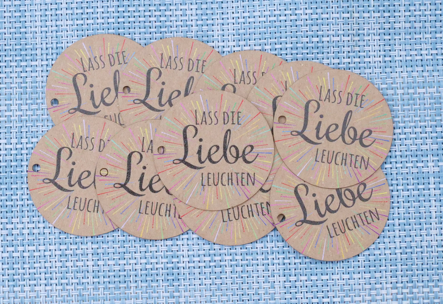 Anhänger in rund " „ Lass die Liebe leuchten  " 45mm farbig